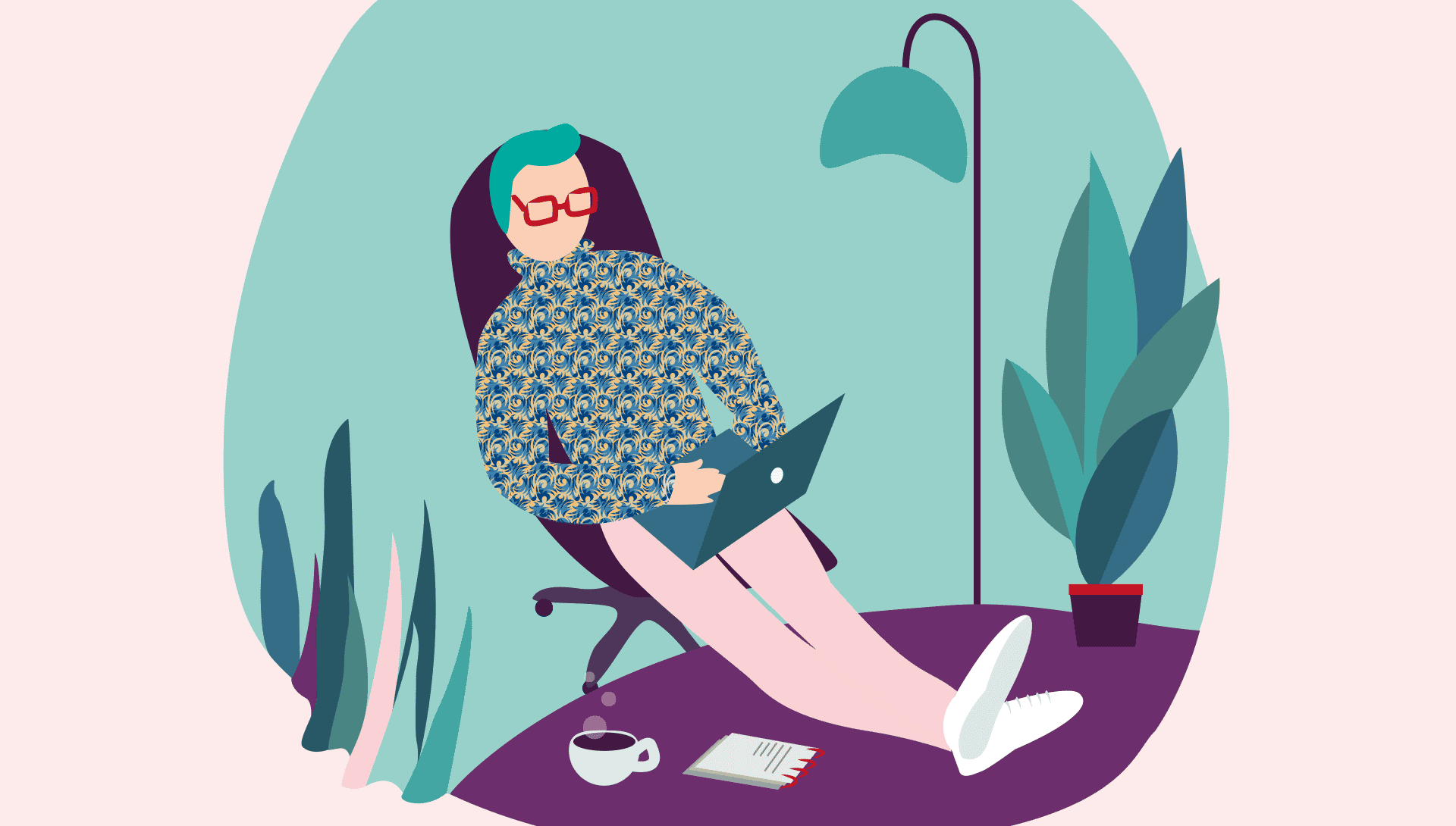 Personne devant un ordinateur, bloc-notes, et tasse de café